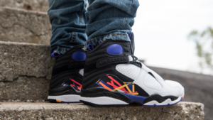 Giay Nike Air Jordan 8 'ThreePeat' 305381-142