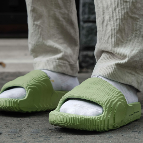 Dép Adidas Adilette 22 Slides 'Magic Lime' GX6946 - Ảnh 2