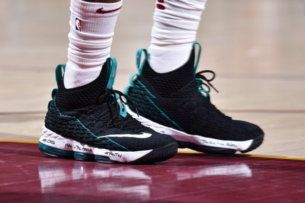 Giày Nike LeBron 15 'Griffey' PE AR5126-001 - Ảnh 5