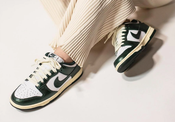 Giày Nike Wmns Dunk Low 'Vintage Green' DQ8580-100 - Ảnh 3