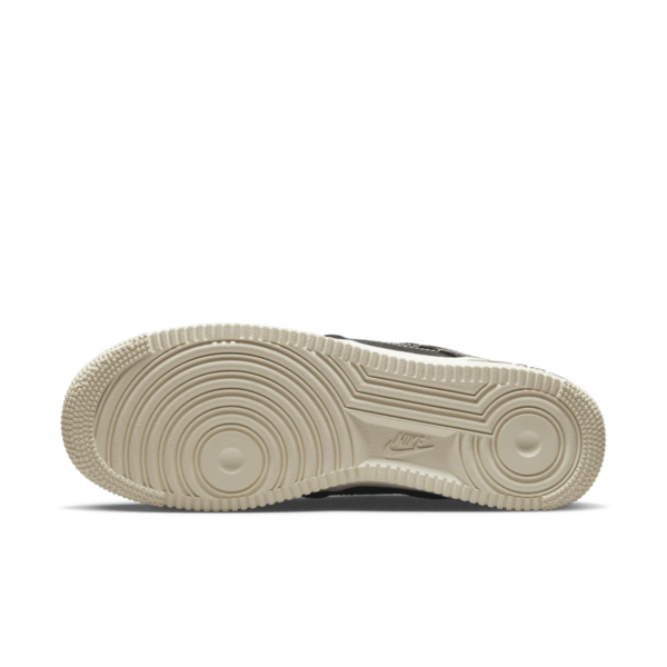 Giay Nike Air Force 1 '07 Lv8 'Moving Company' DV0794-001