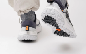 Giay Nike ACG Mountain Fly 2 Low 'White Bright Mandarin' DV7903-001