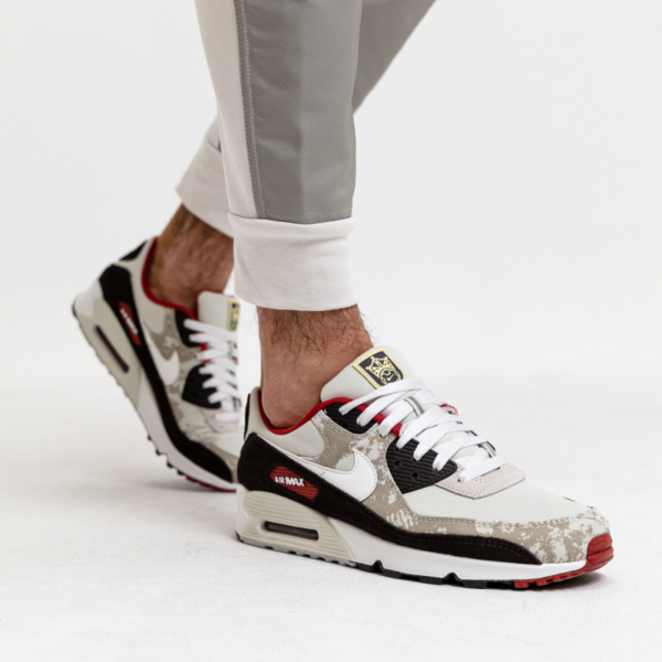 Giay Nike Air Max 90 'Social FC' DX3576-001