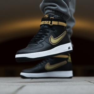 Alternative view of Giày Nike NBA x Air Force 1 High '07 LV8 Sport 'Metallic Gold' AV3938-001