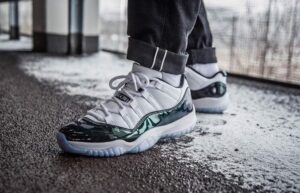 Alternative view of Giày Nike Air Jordan 11 Retro Low 'Emerald' 528895-145