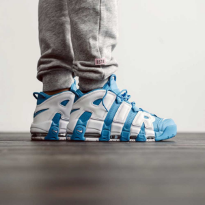 Alternative view of Giày Nike Air More Uptempo 'University Blue' 921948-401