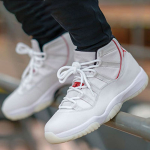 Alternative view of Giày Nike Air Jordan 11 Retro GS 'Platinum Tint' 378038-016