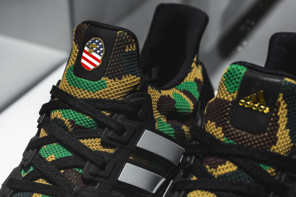 Giày BAPE x Adidas Ultraboost 4.0 'Super Bowl' 2019 F35097 - Ảnh 2