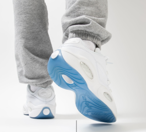 Giay Reebok Question Low 'White Clear Blue Sole' GW8165