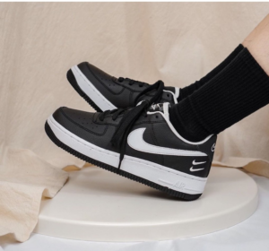 Alternative view of Giày Nike Air Force 1 HO20 BG 'Dual Swoosh Black' DH2947-001