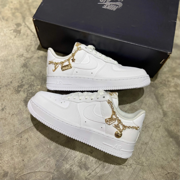 Giày Nike Wmns Air Force 1 '07 LX 'Lucky Charms' DD1525-100 - Ảnh 12