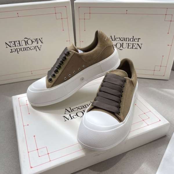 Giày Alexander McQueen Wmns Deck Lace-Up Plimsoll 'Khaki' 654593-W4PQ1-3227 - Ảnh 2