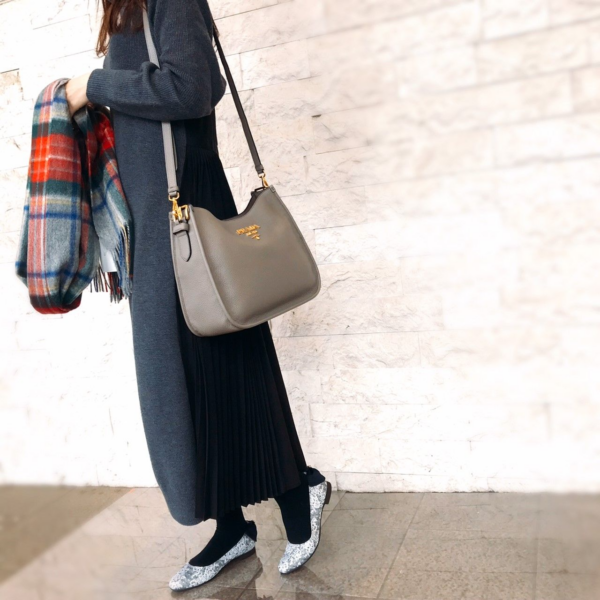 Túi Prada Vitello Dino Hobo Bag 1BC073-2BBE-F0572-V-DOO - Ảnh 2