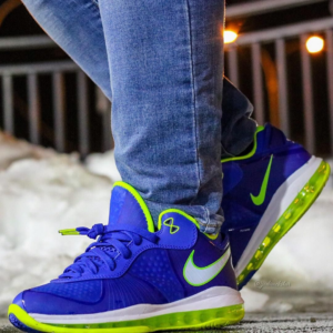 Alternative view of Giày Nike LeBron 8 V2 Low 'Sprite' 2021 DN1581-400