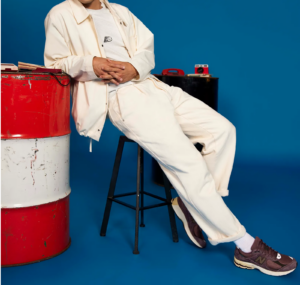 Alternative view of Giày New Balance 2002R 'Dark Grape' M2002RCD