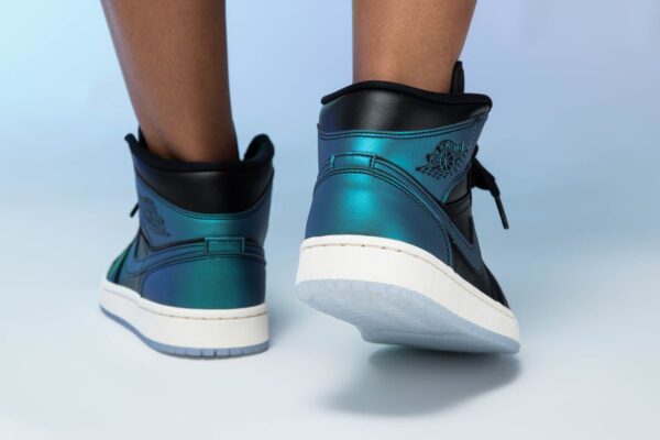 Giày Nike Wmns Air Jordan 1 Mid 'Metallic Turquoise' BQ6472-009 - Ảnh 4