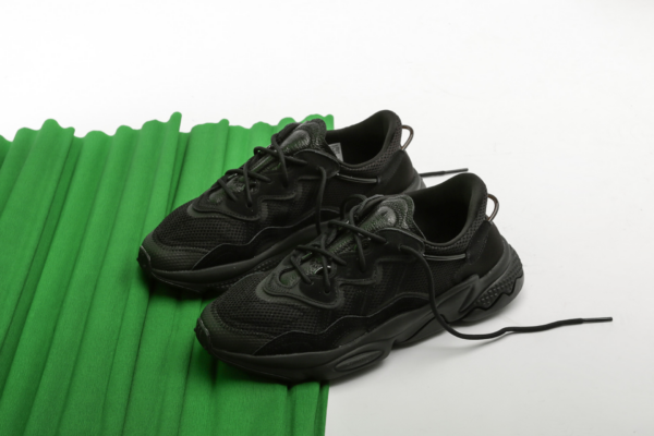 Giày Adidas Ozweego Black Carbon EE6999 - Ảnh 8