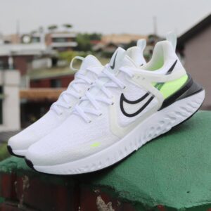 Alternative view of Giày Nike Legend React 2 'Black Volt Phantom' AT1368-101