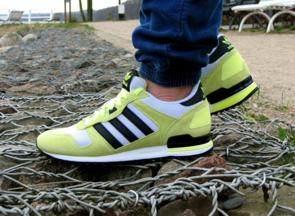Giày Adidas ZX 700 'Flourescent' M19394 - Ảnh 2