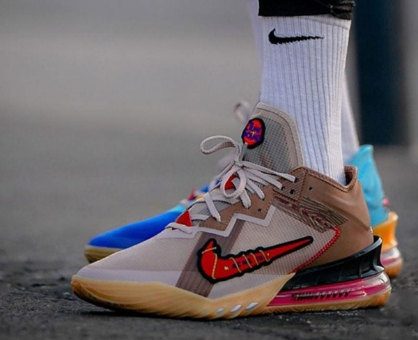 Giày Nike Space Jam x LeBron 18 Low EP 'Wile E. x Roadrunner' CV7564-401 - Ảnh 7