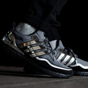 Alternative view of Giày Adidas Ultra Boost 'Grey Silver' EG8103