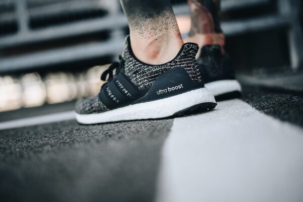 Giày Adidas UltraBoost 4.0 'Black Carbon' CM8110 - Ảnh 4