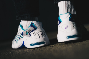 Alternative view of Giày Asics Gel-Kayano 5 OG 'White Royal Azel' 1022A142-101