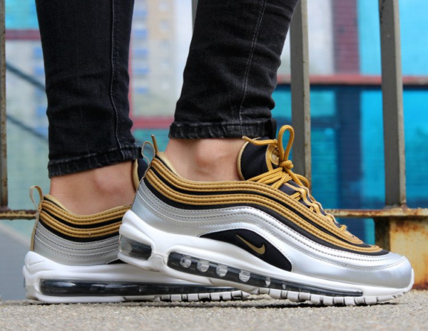 Giày Nike Wmns Air Max 97 'Metallic Gold' AQ4137-700 - Ảnh 3