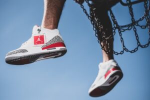 Alternative view of Giày Nike Air Jordan 3 Retro 'Katrina' 136064-116