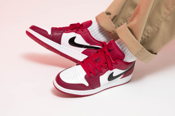 Giày Nike Air Jordan 1 Low GS 'Noble Red' 553560-604 - Ảnh 4