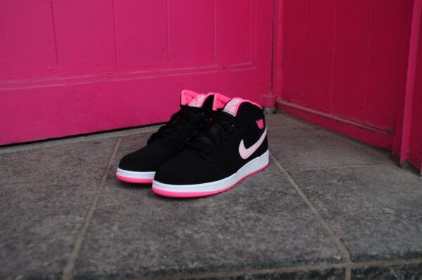 Giày Nike Air Jordan 1 Mid 'Black Digital Pink' (GS) 555112-066 - Ảnh 12