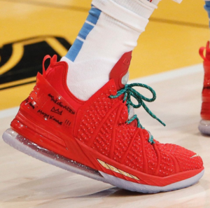 Alternative view of Giày Nike LeBron 18 EP 'Chinese New Year' CW3155-600