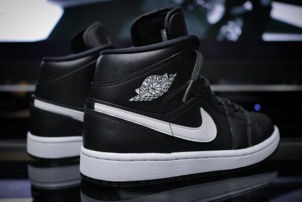 Giày Nike Air Jordan 1 Mid Wmns 'Black White' BQ6472-011 - Ảnh 7