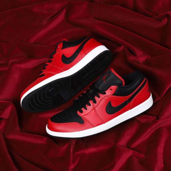 Giày Nike Air Jordan 1 Low GS 'Reverse Bred' 553560-605 - Ảnh 12