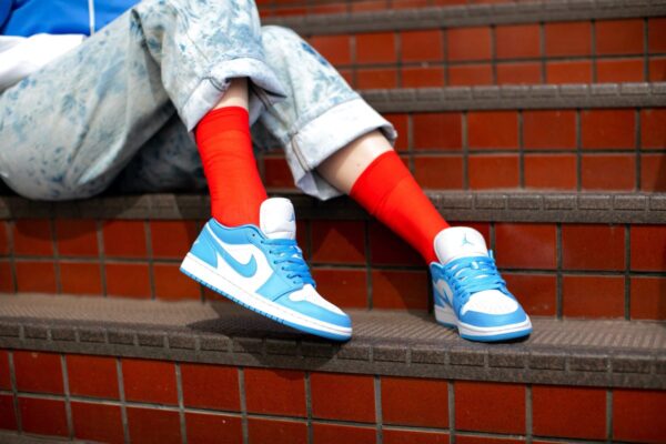 Giày Nike Air Jordan 1 Low 'UNC' AO9944-441 - Ảnh 3