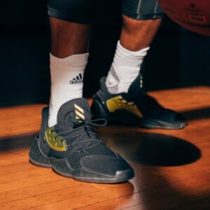 Alternative view of Giày Adidas Harden Vol. 4 'Gold Metallic' EF8648