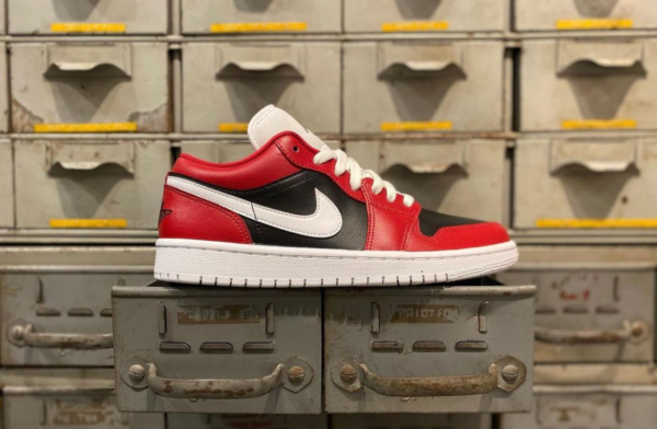 Giày Nike Wmns Air Jordan 1 Low 'Chicago Flip' DC0774-603 - Ảnh 2
