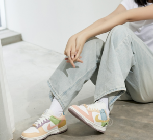 Giay Nike Dunk Low SE 'Sun Club' DQ0265-100