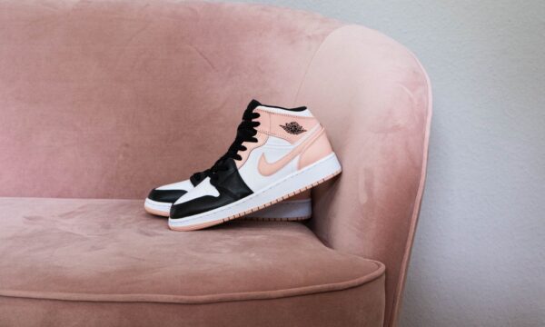 Giày Nike Air Jordan 1 Mid GS 'Crimson Tint' 554725-133 - Ảnh 8