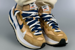 Alternative view of Giày Nike Sacai x VaporWaffle 'Sesame Blue Void' DD1875-200