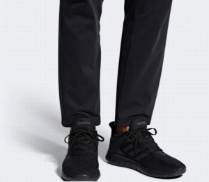 Giay Adidas Asweerun 'Triple Black' F36333