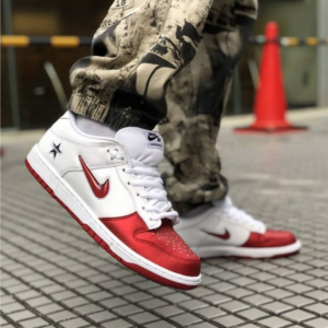 Alternative view of Giày Nike Supreme x Dunk SB Low 'Varsity Red' CK3480-600