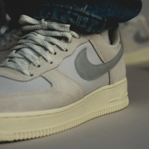 Giay Nike Air Force 1 '07 LV8 Photon Dust and Sail 'Grey' DO9801-100