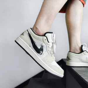 Alternative view of Giày Nike Air Jordan 1 Low 'Brushstroke Swoosh Paint Splatter' DM3528-100