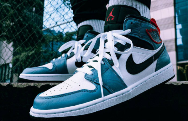 Giày Nike Air Jordan 1 Mid 'Fearless' CU2802-100 - Ảnh 9