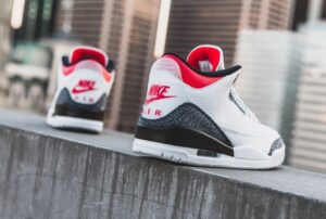 Alternative view of Giày Nike Air Jordan 3 Retro Denim SE Fire Red CZ6431-100