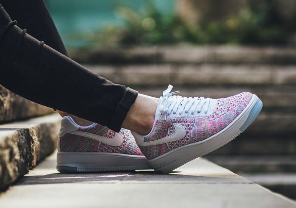 Giày Nike Wmns Air Force 1 Flyknit Low 'White Radiant Emerald' 820256-102 - Ảnh 2