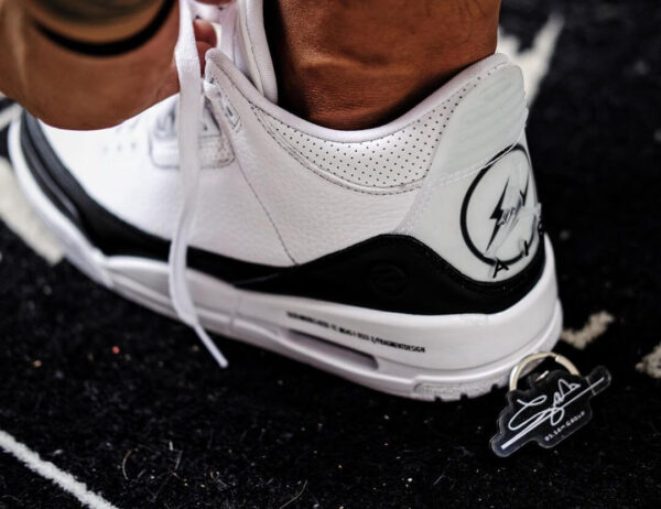 Giày Nike Fragment Design x Air Jordan 3 Retro SP 'White' DA3595-100 - Ảnh 2