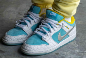 Alternative view of Giày Nike FTC x Dunk Low SB 'Lagoon Pulse' DH7687-400