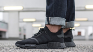 Alternative view of Giày Adidas NMD_R1 'Triple Black' FV9015